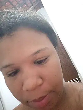 Snapshot of Milenvs chatting on November 25, 2025, 10:04 am Milenvs online show from November 25, 2025, 10:04 am