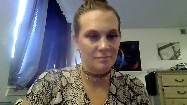 Ariasweetaspie online show from October 15, 2025, 4:40 pm