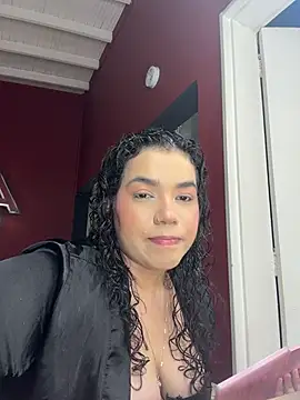 krisstenSantos online show from February 3, 2026, 1:49 pm