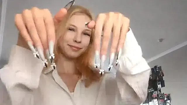 Fafa Fluff online show from September 21, 2025, 3:13 pm