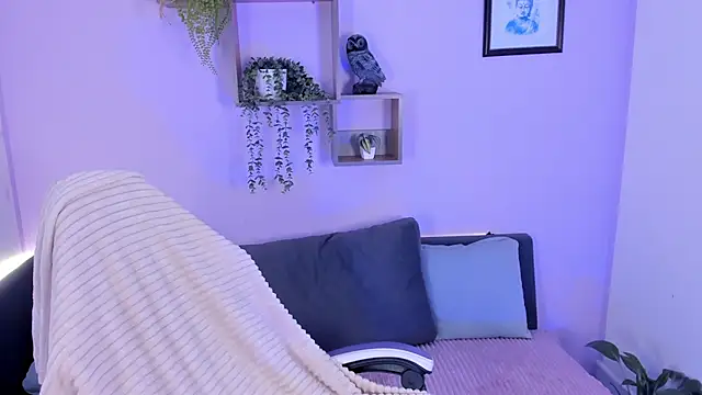 MadissonCooper  online show from September 30, 2025, 6:46 pm