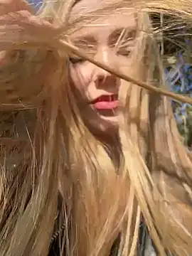 MilaMoone online show from September 27, 2025, 10:20 am