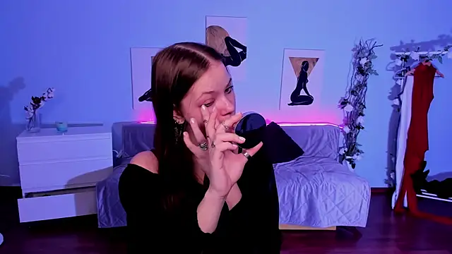 BetsyKiss online show from April 7, 2026, 5:24 pm