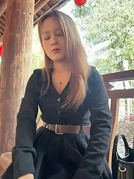 Snapshot of yuki_june chatting on March 11, 2026, 8:53 am yuki june online show from March 11, 2026, 8:53 am