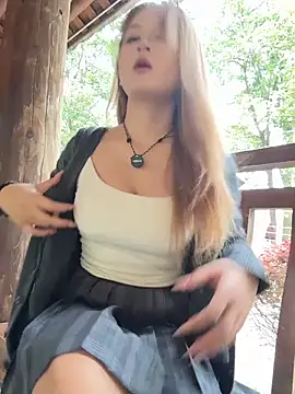 Snapshot of yuki_june chatting on April 2, 2026, 8:45 am yuki june online show from April 2, 2026, 8:45 am