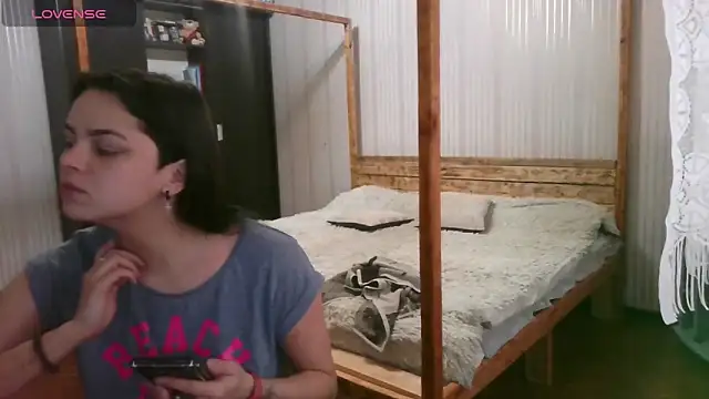 EthelsLover online show from December 17, 2025, 9:37 am