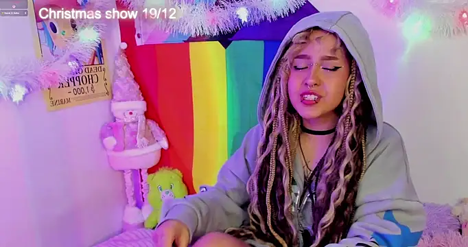 NekoWaifu online show from December 16, 2025, 1:38 pm