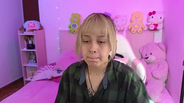 NekoWaifu online show from March 31, 2026, 2:17 pm