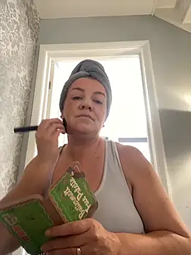 Snapshot of PoppyPrincessxox chatting on September 24, 2025, 10:51 am PoppyPrincessxox online show from September 24, 2025, 10:51 am