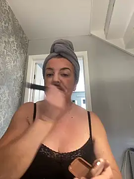 Snapshot of PoppyPrincessxox chatting on October 28, 2025, 12:09 pm PoppyPrincessxox online show from October 28, 2025, 12:09 pm