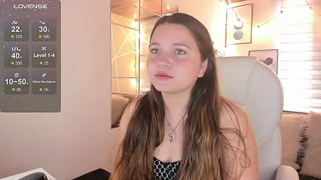 sophiee09  online show from December 15, 2025, 1:48 pm