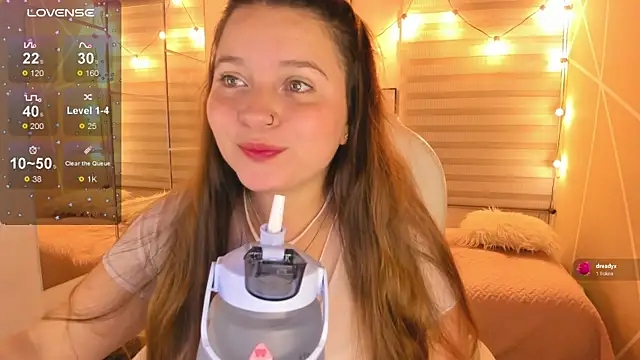 Snapshot of sophiee09_ chatting on April 9, 2026, 2:11 am sophiee09 online show from April 9, 2026, 2:11 am