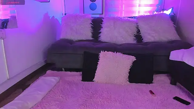 Snapshot of sophiee09_ chatting on April 11, 2026, 1:59 pm sophiee09 online show from April 11, 2026, 1:59 pm