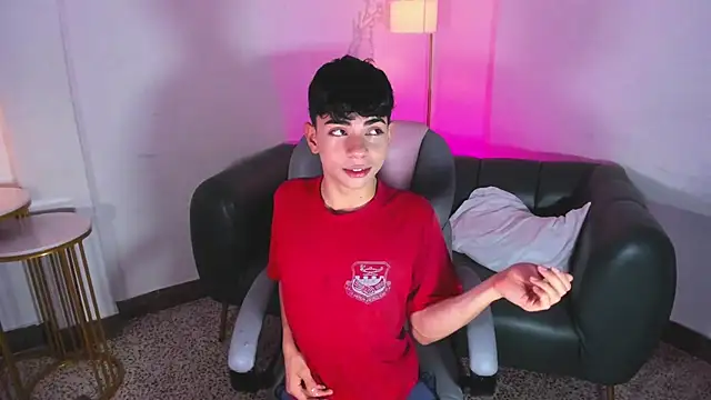 Snapshot of Peter_chase chatting on February 5, 2026, 6:34 pm Peter chase online show from February 5, 2026, 6:34 pm