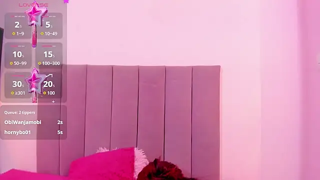 HoollyHendrix online show from October 27, 2025, 8:46 pm