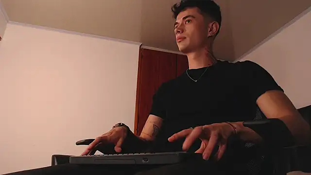 jaico santos online show from December 3, 2025, 10:41 pm