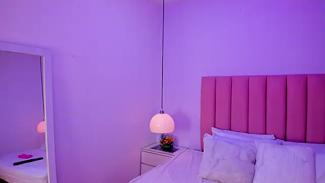 Amy Ferreira online show from October 25, 2025, 11:10 pm