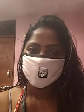 Jasmine Januja online show from November 27, 2025, 7:05 pm