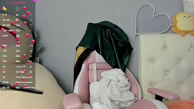 Yuni kim online show from January 14, 2026, 1:50 pm