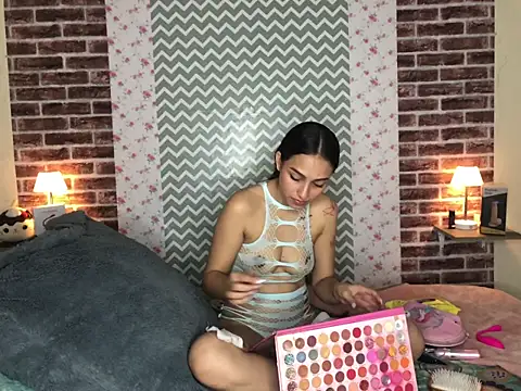 KaMila M00N online show from October 8, 2025, 3:09 pm