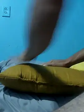 elflacodel25 online show from September 18, 2025, 2:35 am