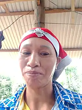 donna-bae online show from November 23, 2025, 2:55 am