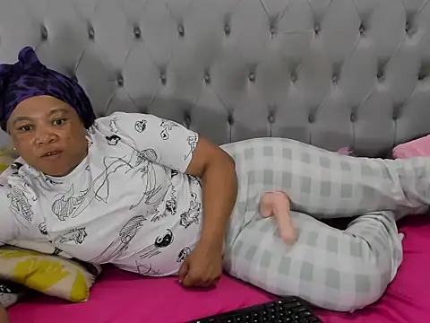 massive booty25 online show from December 17, 2025, 7:03 am