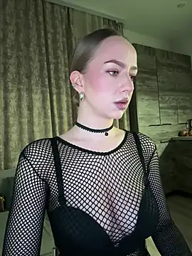 Snapshot of MissOyee chatting on February 12, 2026, 7:20 pm MissOyee online show from February 12, 2026, 7:20 pm