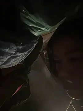 Snapshot of Qinjid002 chatting on November 23, 2025, 5:40 am Qinjid002 online show from November 23, 2025, 5:40 am