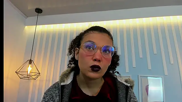 SweetStarr  online show from October 15, 2025, 12:49 pm