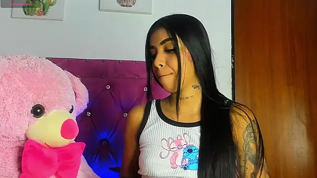 Snapshot of dahiiangomezz chatting on October 3, 2025, 8:33 am dahiiangomezz online show from October 3, 2025, 8:33 am