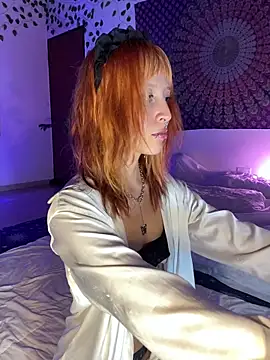 Snapshot of Nymphel1Moth chatting on September 25, 2025, 2:15 am Nymphel1Moth online show from September 25, 2025, 2:15 am