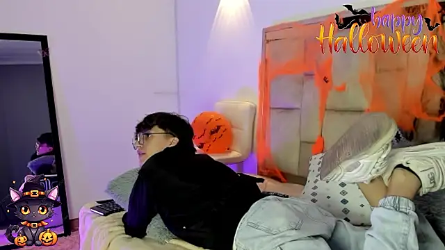 bellmontneon online show from October 20, 2025, 11:43 am