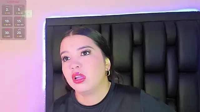 LunaWiill  online show from November 14, 2025, 12:15 pm