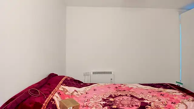 Snapshot of QueenStacyxox chatting on September 24, 2025, 8:34 pm QueenStacyxox online show from September 24, 2025, 8:34 pm