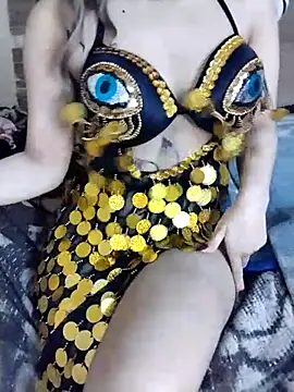 shahinaz-123 online show from February 18, 2026, 10:44 am