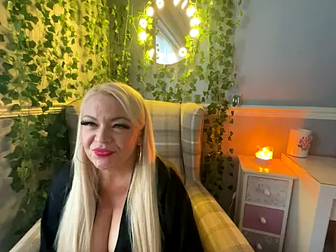 BonnyDesire online show from October 26, 2025, 3:18 pm