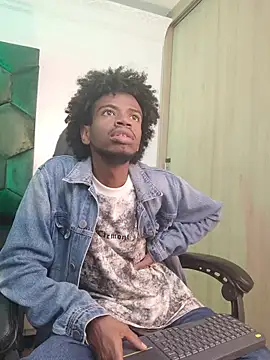 Snapshot of AllexJacob chatting on February 18, 2026, 1:40 pm AllexJacob online show from February 18, 2026, 1:40 pm