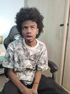 Snapshot of AllexJacob chatting on March 19, 2026, 1:37 pm AllexJacob online show from March 19, 2026, 1:37 pm