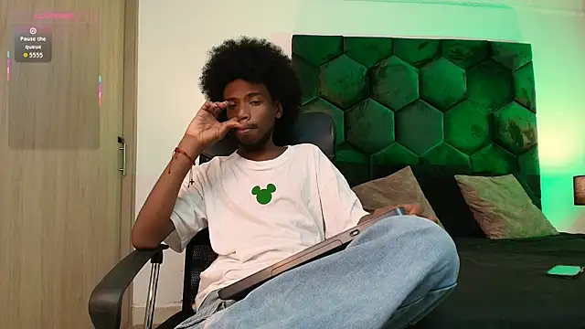 Snapshot of AllexJacob chatting on April 4, 2026, 2:03 pm AllexJacob online show from April 4, 2026, 2:03 pm