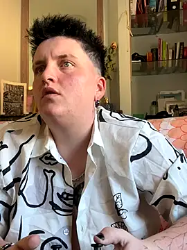 Snapshot of captaine_pioupiou chatting on September 17, 2025, 1:35 pm captaine pioupiou online show from September 17, 2025, 1:35 pm