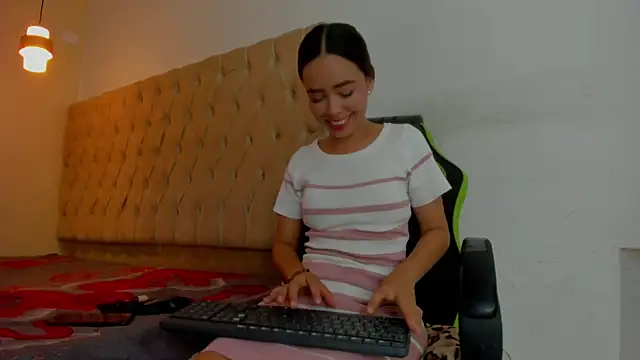 Naomis 35 online show from January 15, 2026, 7:39 pm