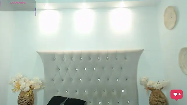 Snapshot of SalvadorFit chatting on February 3, 2026, 8:36 pm SalvadorFit online show from February 3, 2026, 8:36 pm