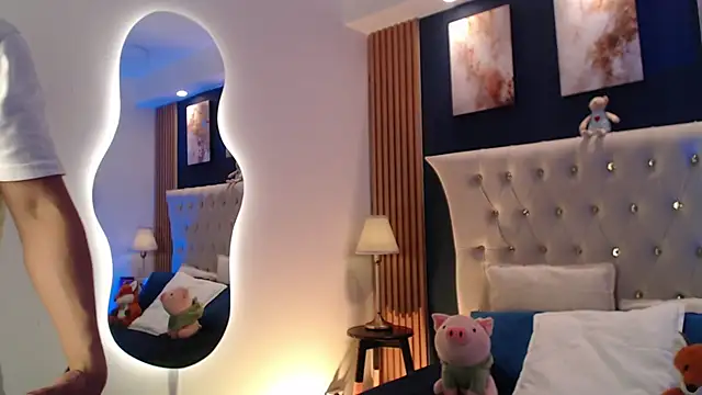 Snapshot of SalvadorFit chatting on February 13, 2026, 8:38 pm SalvadorFit online show from February 13, 2026, 8:38 pm