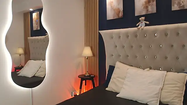 Snapshot of SalvadorFit chatting on February 22, 2026, 8:18 pm SalvadorFit online show from February 22, 2026, 8:18 pm