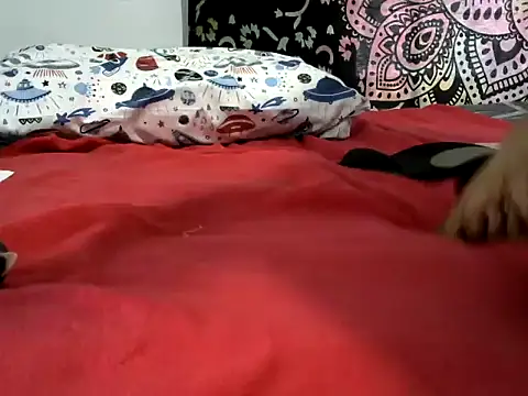 Snapshot of la_esposa_xxx chatting on February 18, 2026, 12:50 am la esposa xxx online show from February 18, 2026, 12:50 am