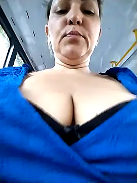 Lunita86 online show from February 8, 2026, 10:29 am