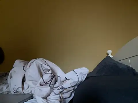 Snapshot of Randy9222 chatting on October 16, 2025, 3:46 pm Randy9222 online show from October 16, 2025, 3:46 pm