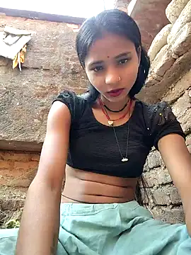 Snapshot of R_Roshni chatting on May 11, 2026, 2:28 am R Roshni online show from May 11, 2026, 2:28 am