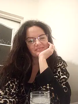Snapshot of ValeriaLove43211 chatting on October 2, 2025, 6:37 pm ValeriaLove43211 online show from October 2, 2025, 6:37 pm